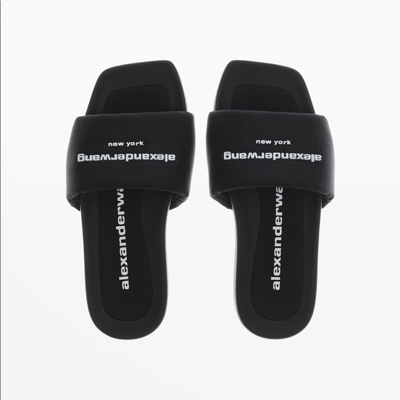Gorgeous and comfortable Alexander Wang pool slides - Picture 4 of 8